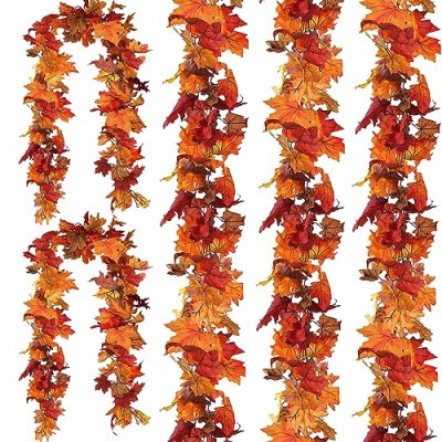 CQURE Maple Leaf Garland